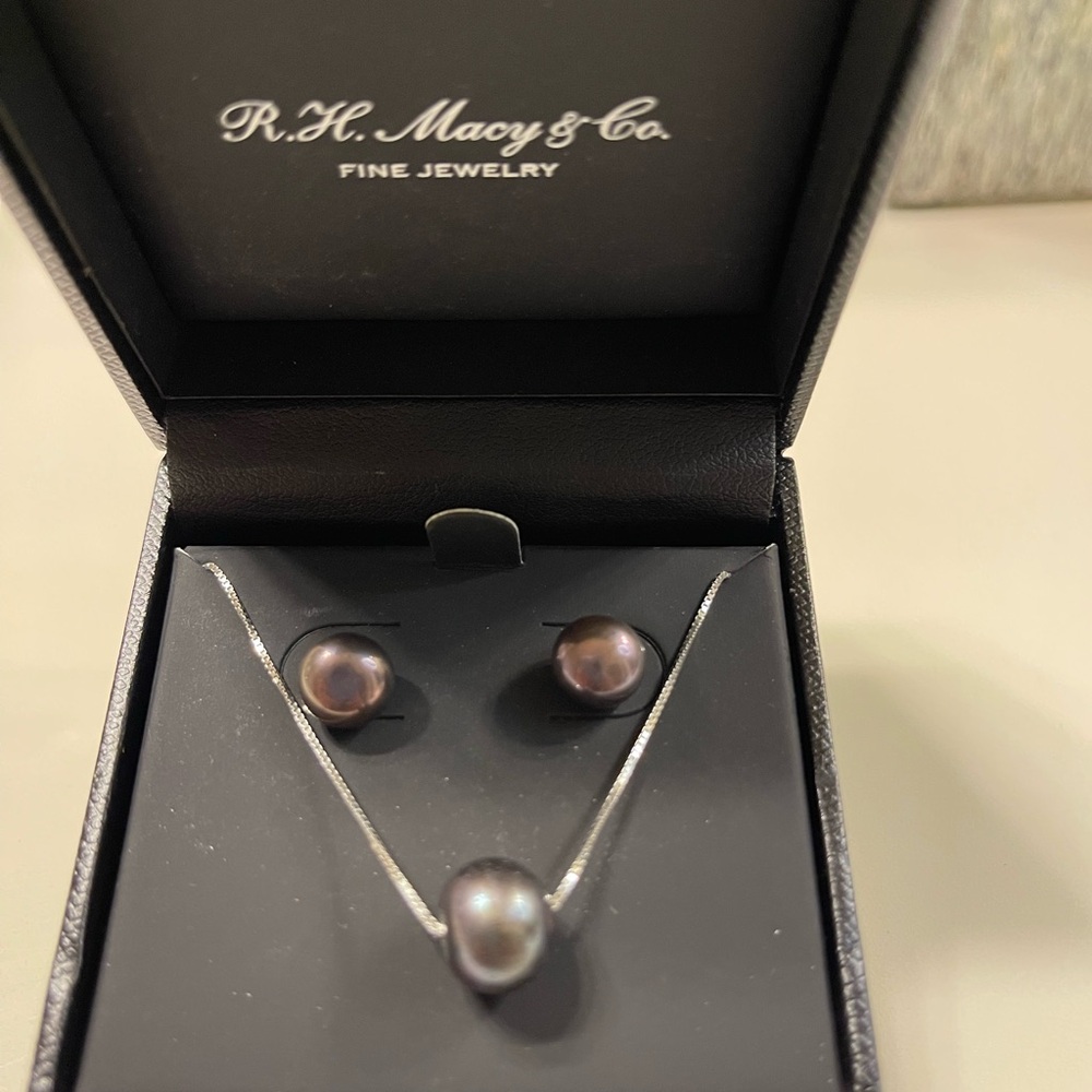Macy’s Cultured Freshwater Pearl Earrings and Necklace Set - NIB